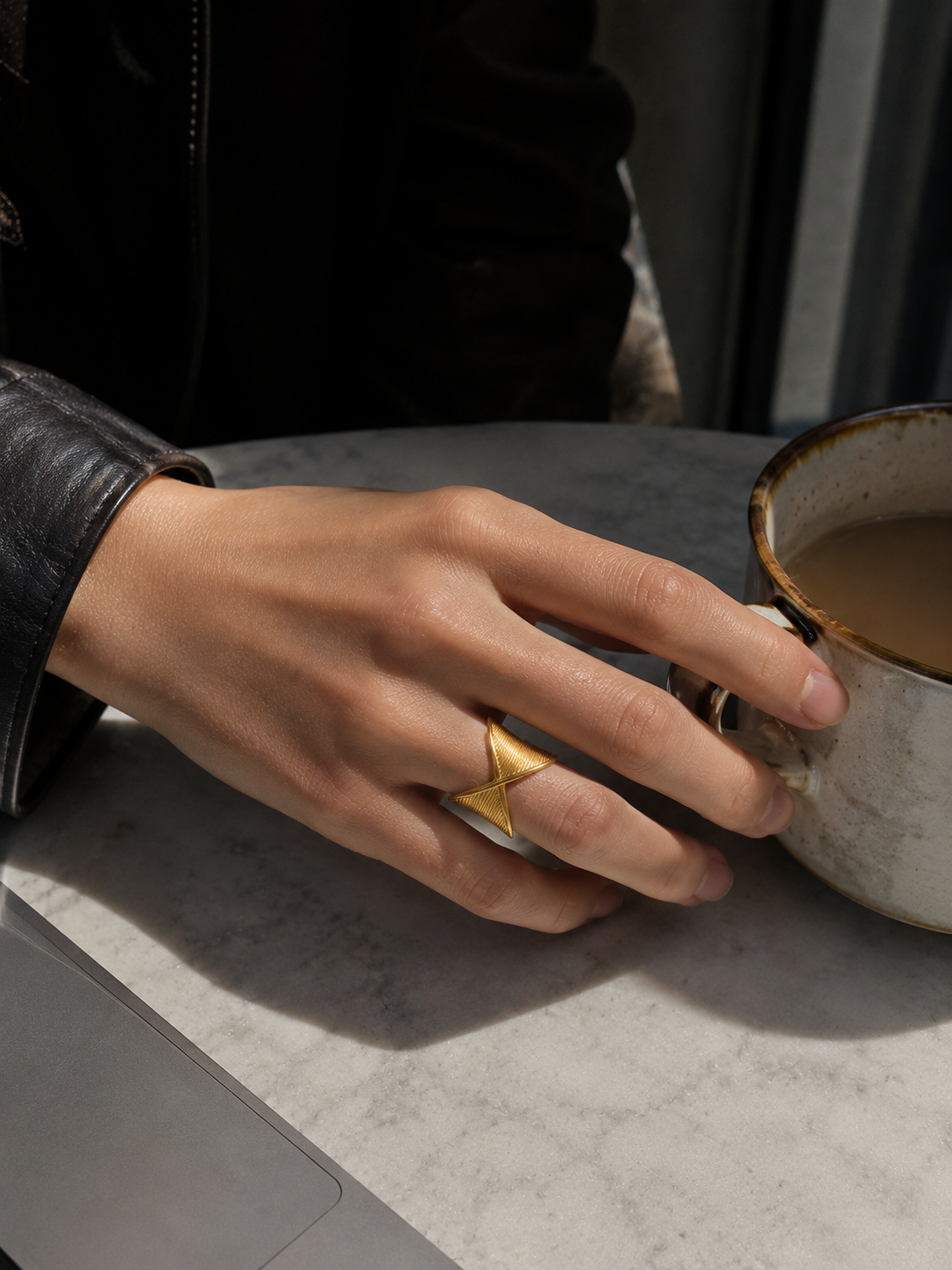 YANA RING - 18K GOLD