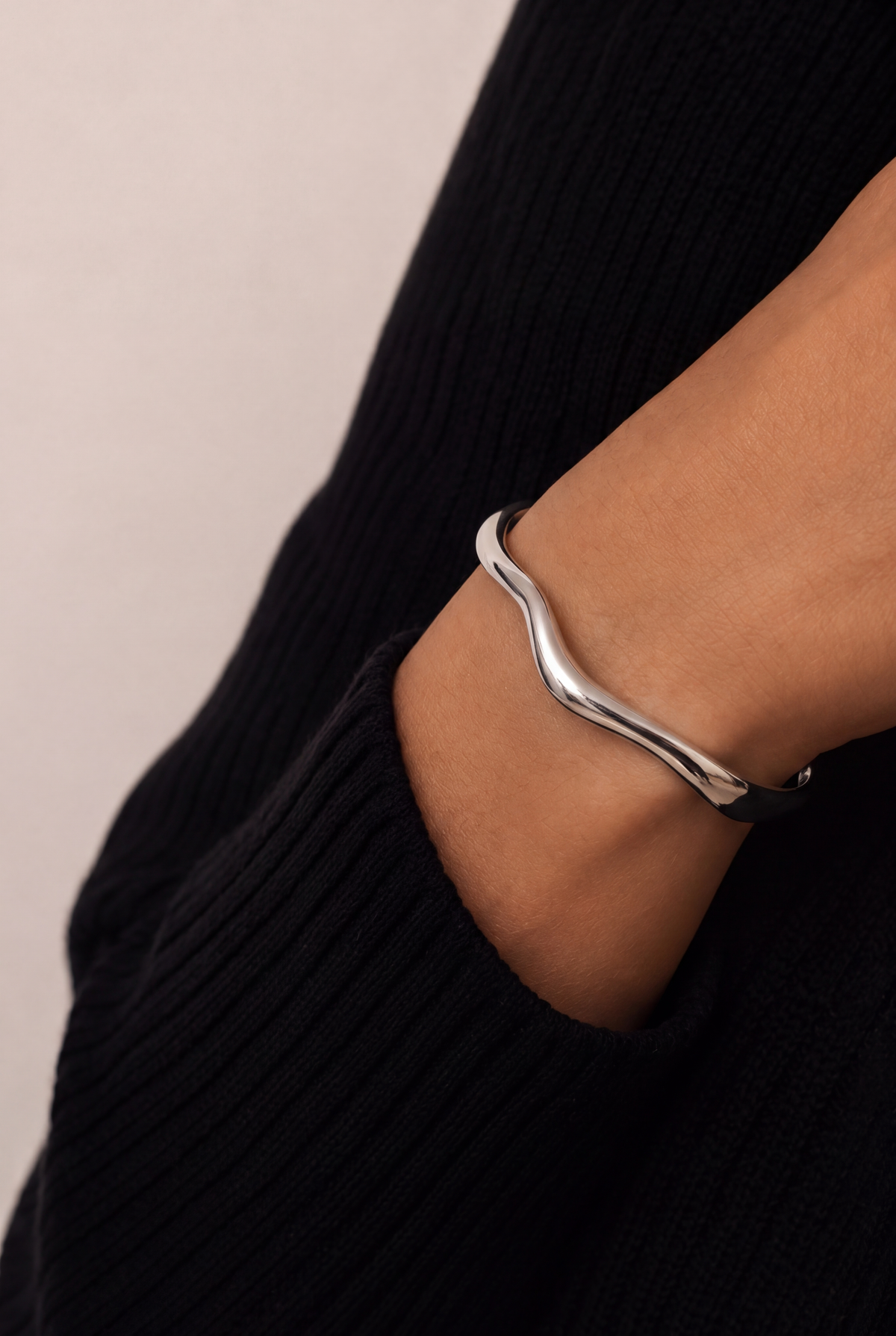 NOVA WAVE BANGLE